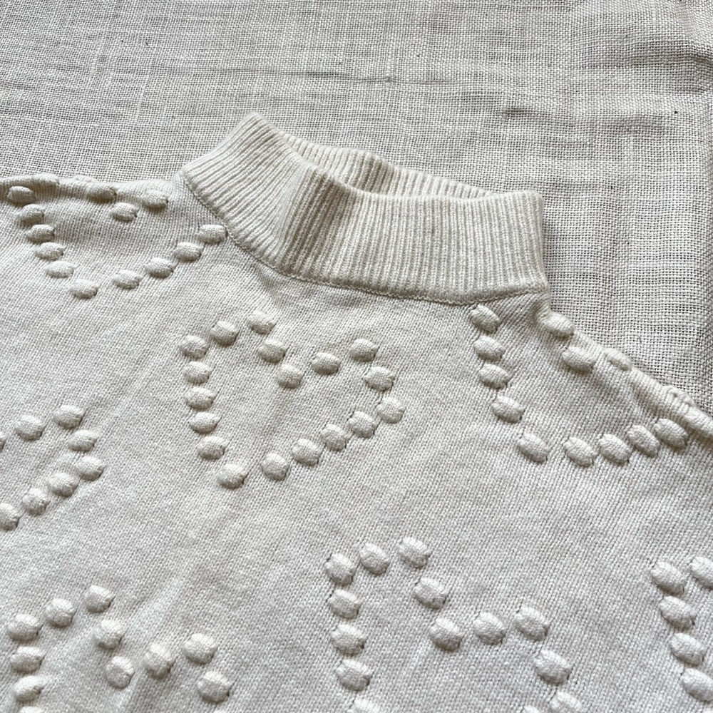 NWOT Off White Scalloped High Neck Hearts Sweater - Picture 4 of 8